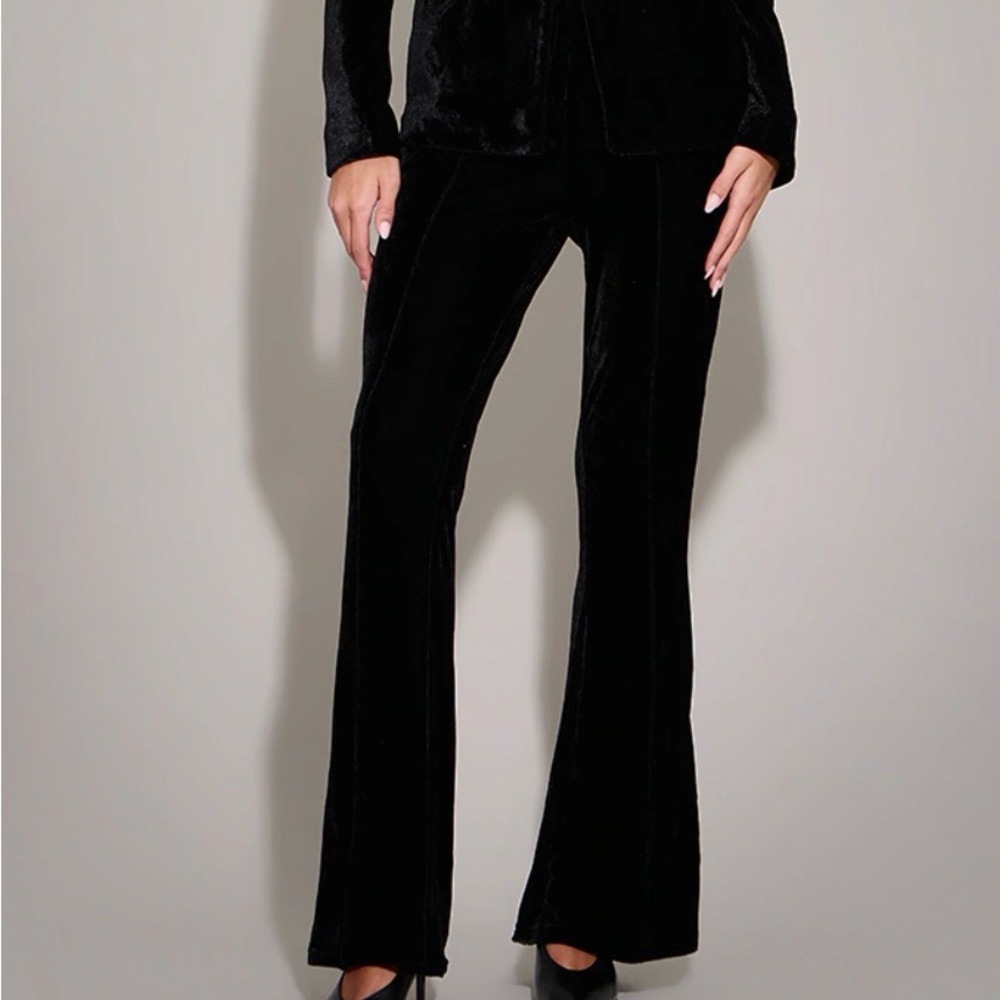 PrettyLittleThing Black Velvet Pintuck Flared Trousers NWT Size US 4